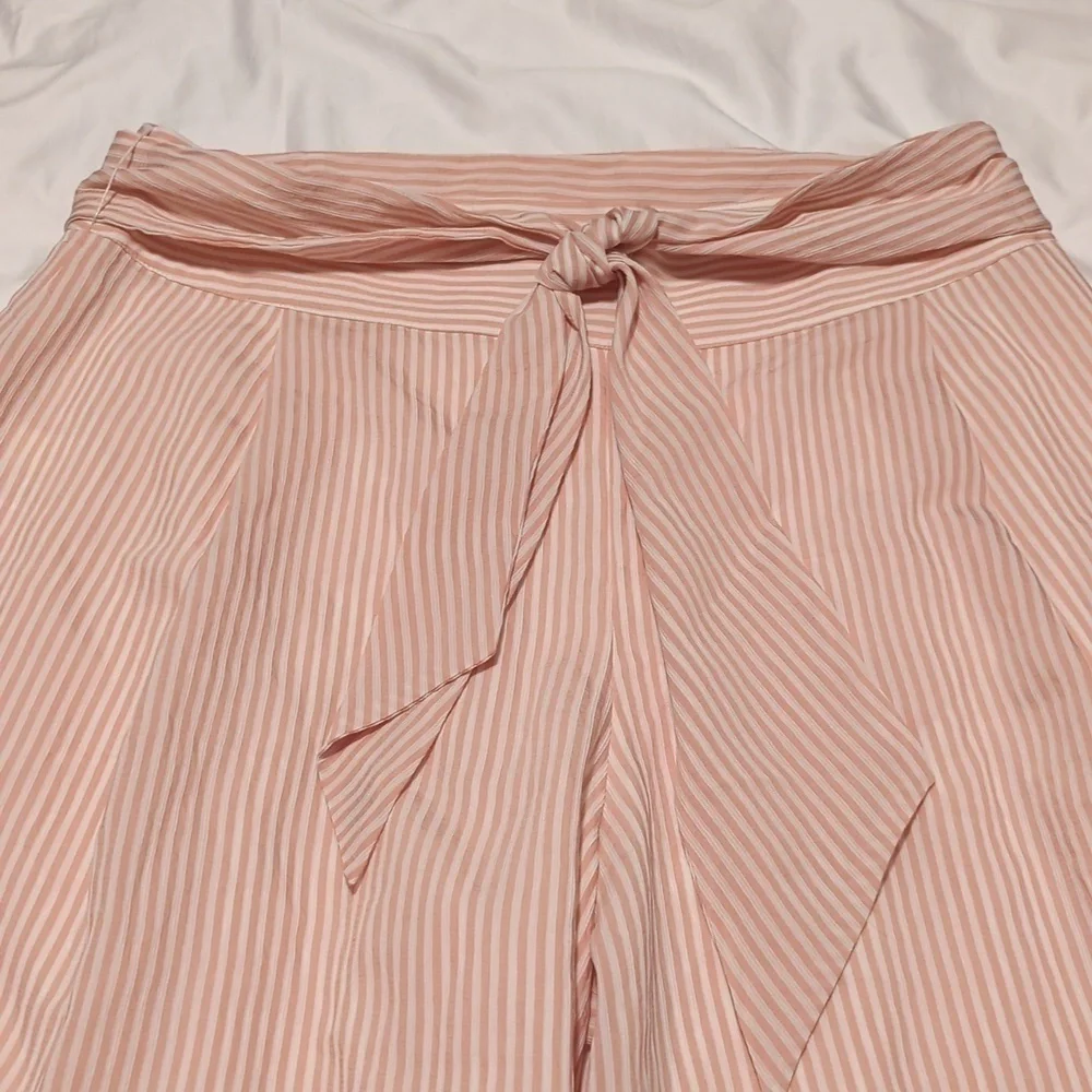Club Monaco - Pink & White Striped High Waisted Flared “Bryanna” Pants Sz 12. - Picture 4 of 13